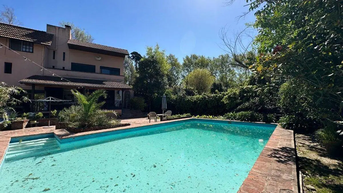 VENTA CASA 4 AMB PILETA QUINCHO - PARQUE LELOIR 2