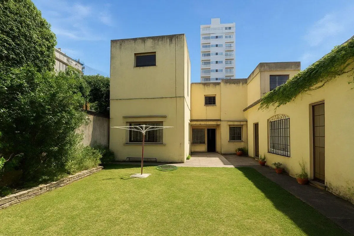 Gran Local Comercial en Quilmes centro. 399m2 2