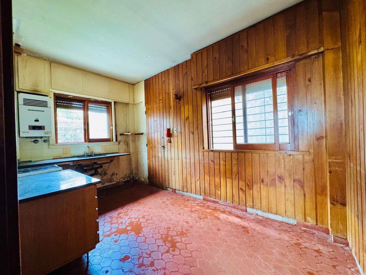 Foto de VENTA CASA 5 AMBIENTES Y LOCAL A REFACCIONAR MORON, imagen 1