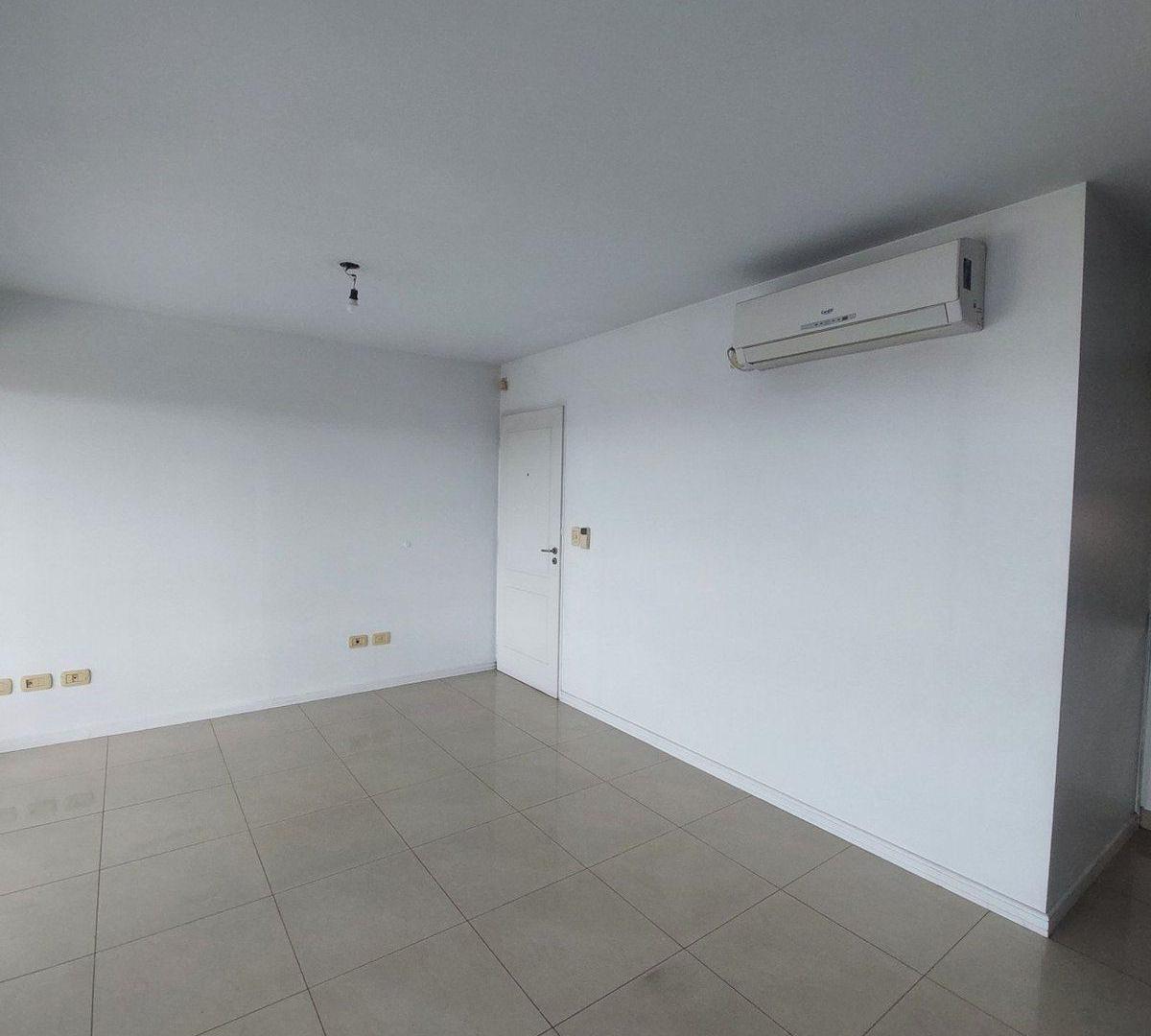 Foto de DOS AMBIENTES, MORON. FINANCIA 50%., imagen 4