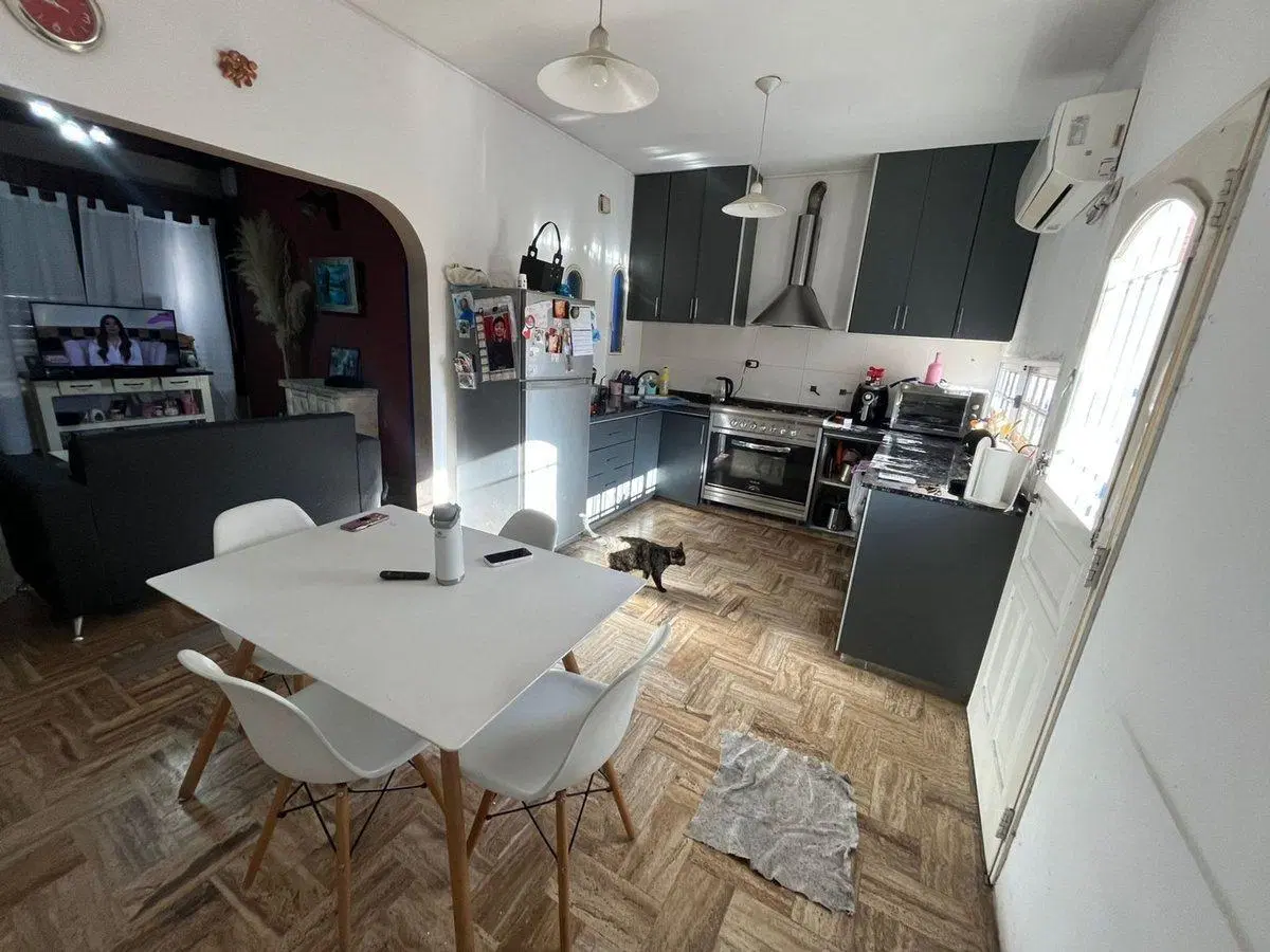 CASA EN VENTA 5 AMB- I. CASANOVA-LOTE 250m2 3