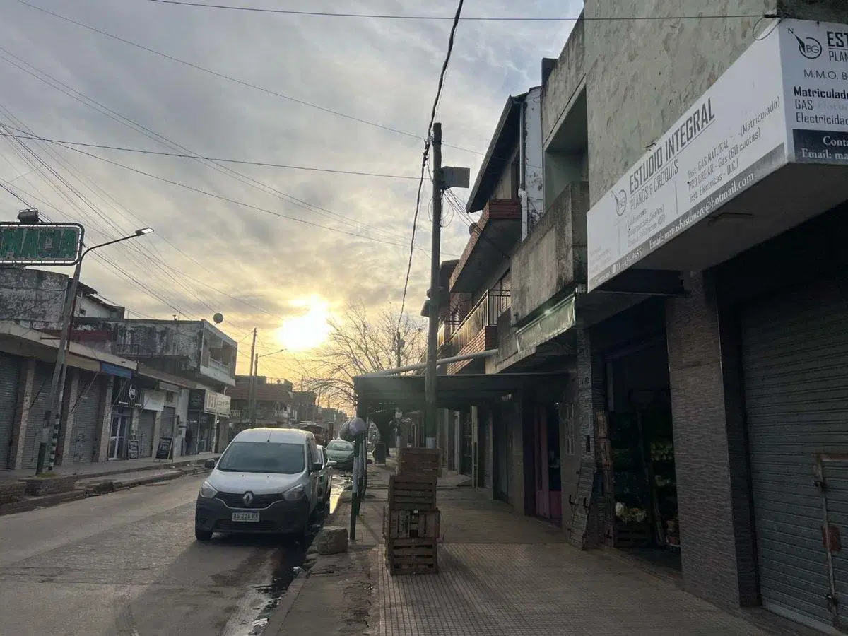 VENTA DPTO 3 AMB BALCON A REFACCIONAR LAFERRERE 2