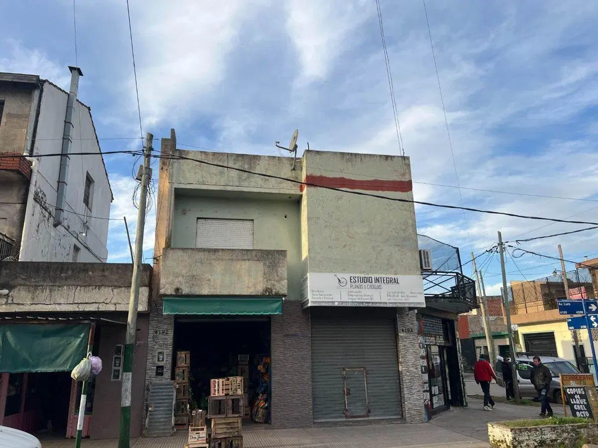 VENTA DPTO 3 AMB BALCON A REFACCIONAR LAFERRERE 4