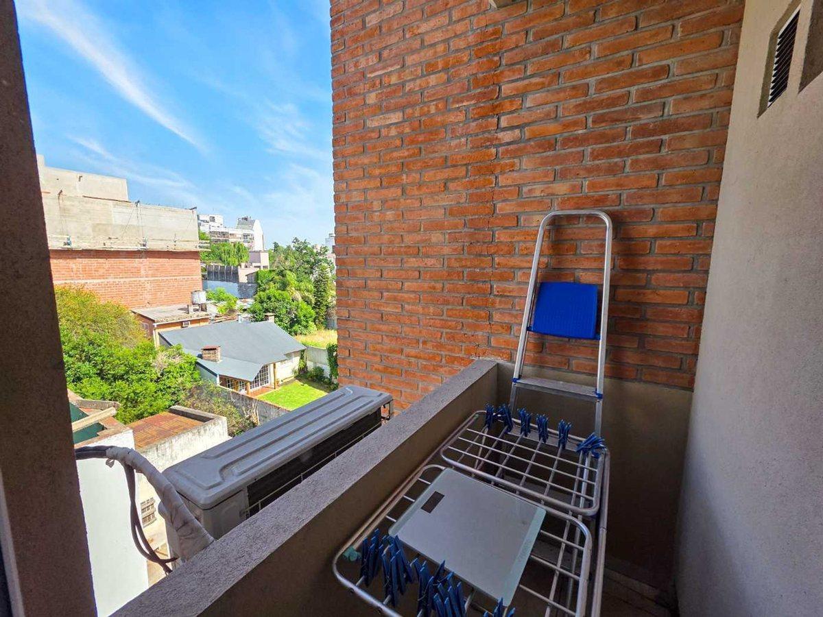 VENTA DEPTO 2 AMBIENTES BALCON CASTELAR CENTRO