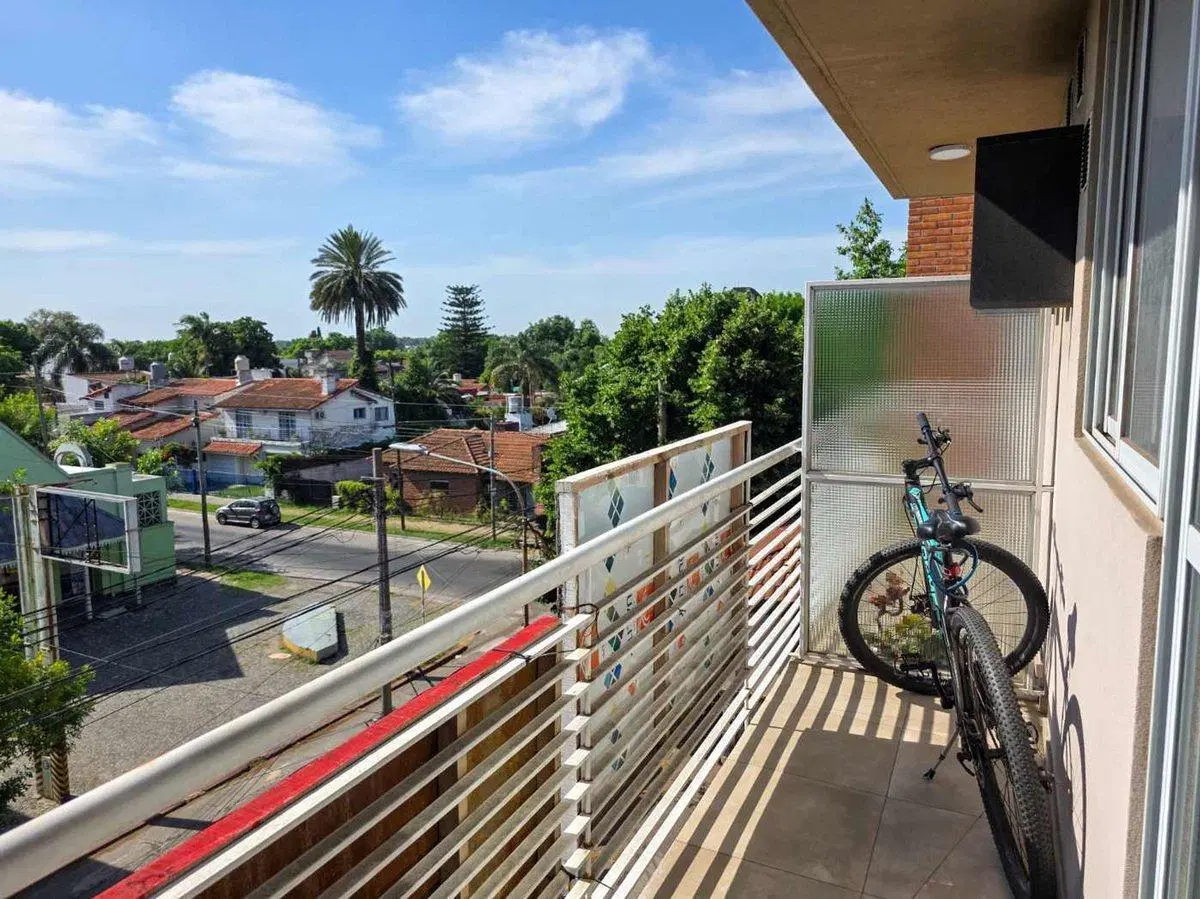 VENTA DEPTO 2 AMBIENTES BALCON CASTELAR CENTRO 3