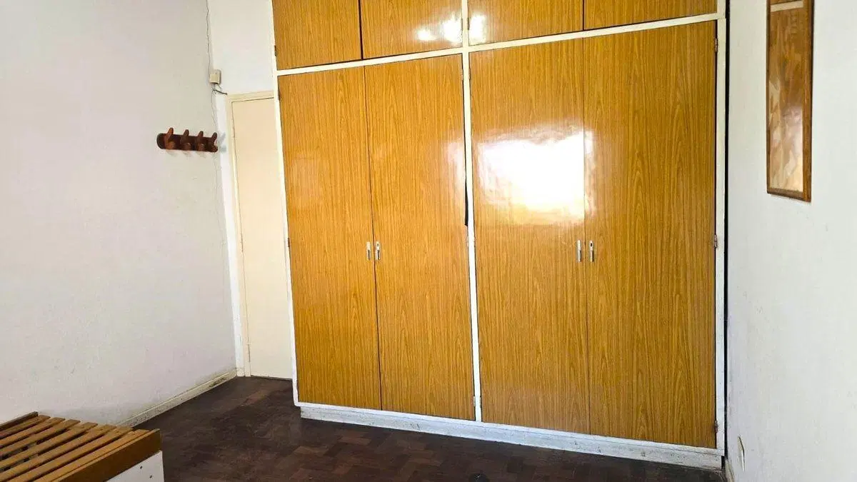 VENTA- CASA 4 AMB. C/COCHERA- ITUZAINGO 5