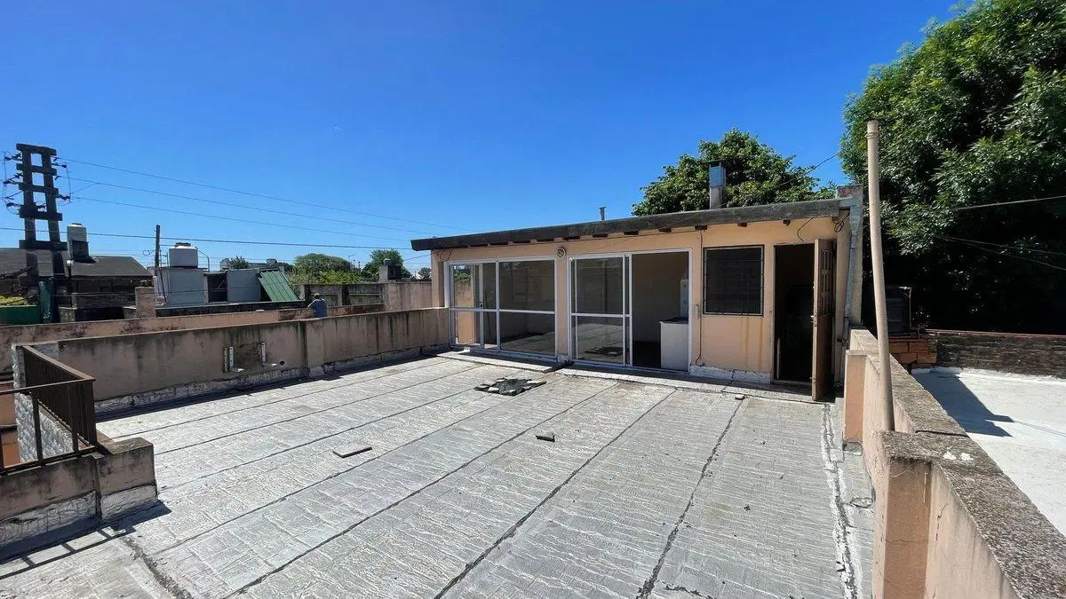 VENTA CASA 3 AMB  CON COCHERA MORON APTO CREDITO 8