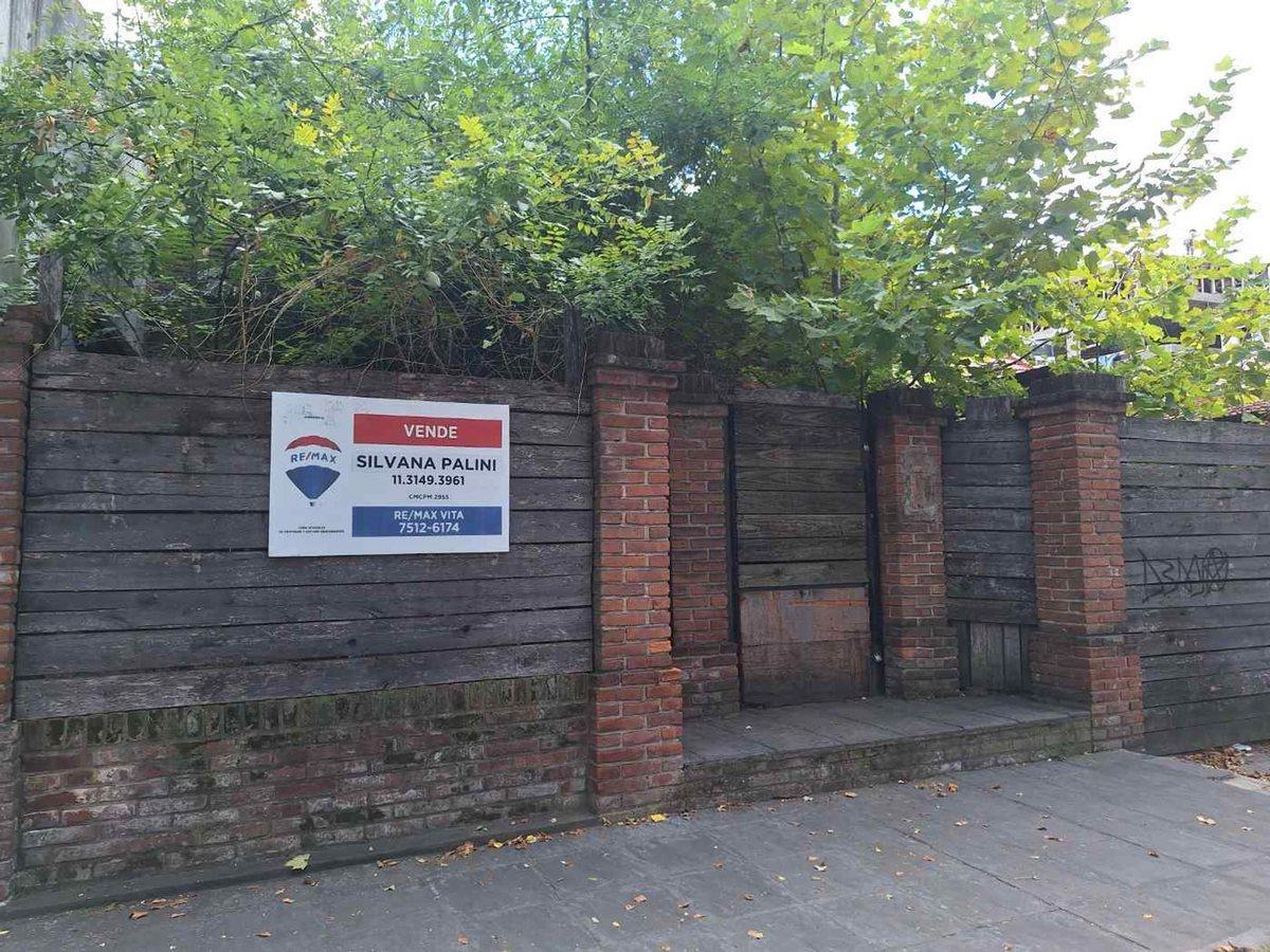 VENTA LOTE CON CASA A DEMOLER RECICLAR MORON 391m2