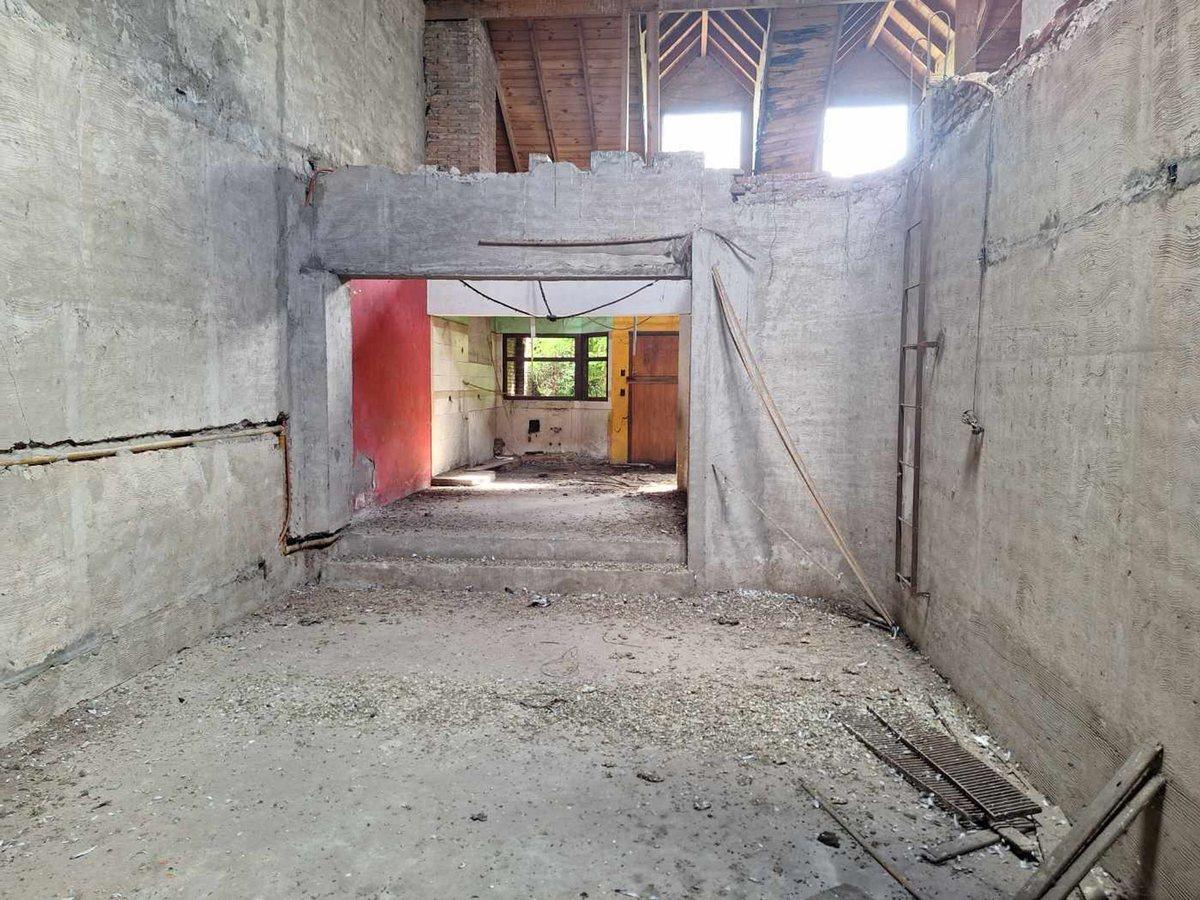 VENTA LOTE CON CASA A DEMOLER RECICLAR MORON 391m2