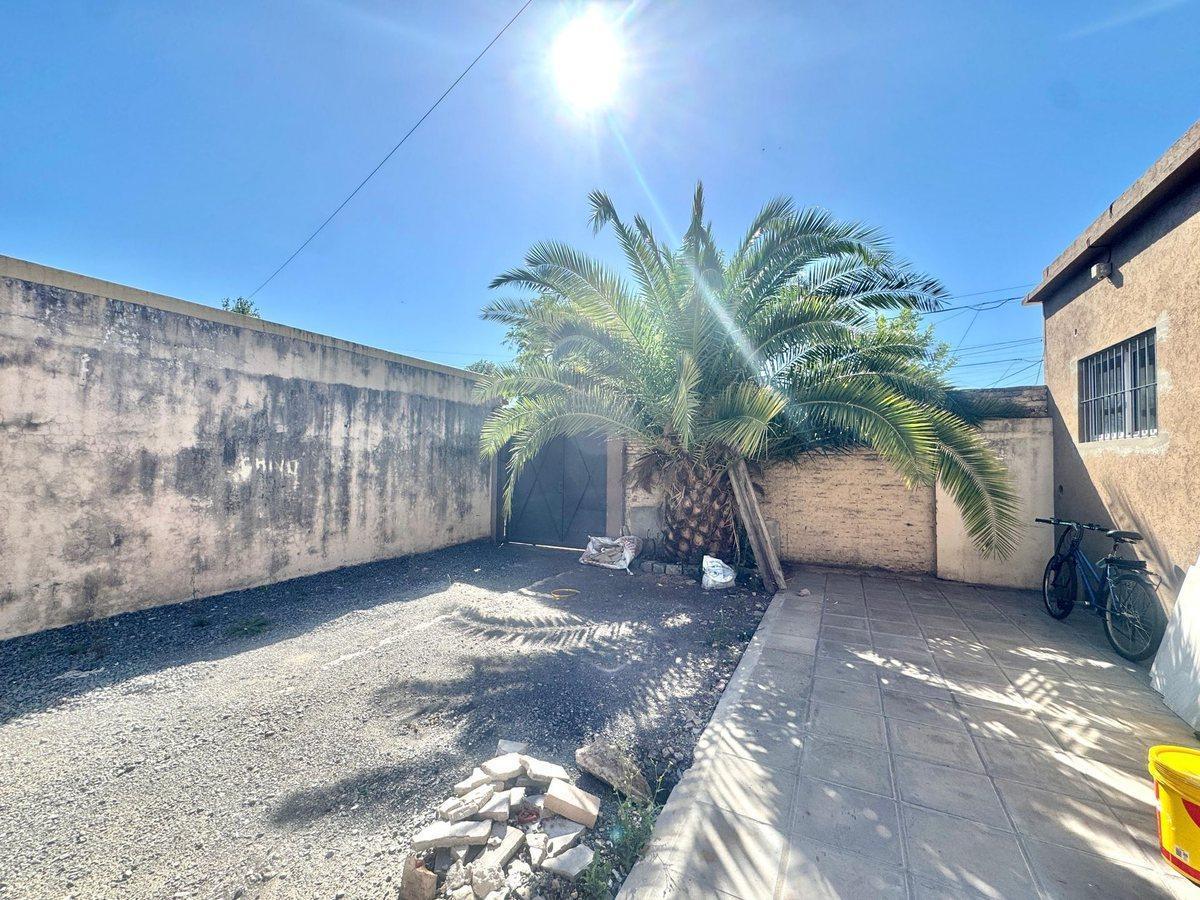 CASA VENTA MERLO LOCAL COCHERA PATIO FINANCIA