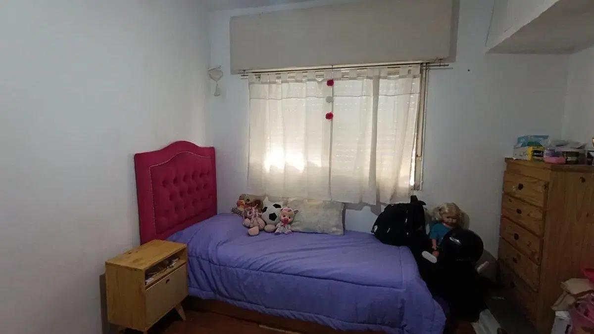 VENTA PH 4 AMB + 3 LOCALES EN BLOQUE EN CASTELAR 2