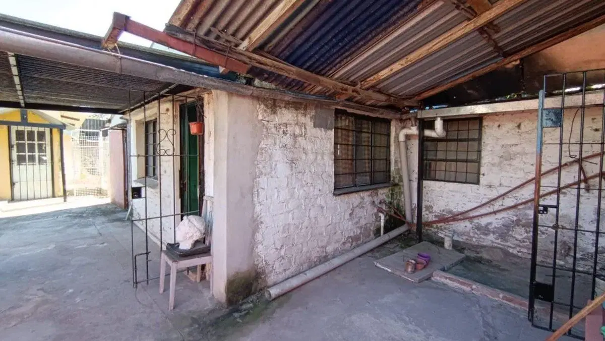 VENTA CASA 3 AMB C/QUINCHO + DPTO 2 AMB .LIBERTAD 5