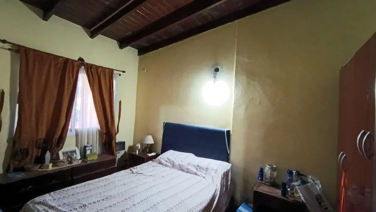 VENTA CASA 3 AMB C/QUINCHO + DPTO 2 AMB .LIBERTAD 4