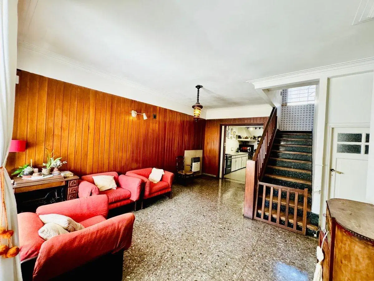 VENTA CASA RAMOS MEJIA 5 AMBIENTES CON PISCINA 2