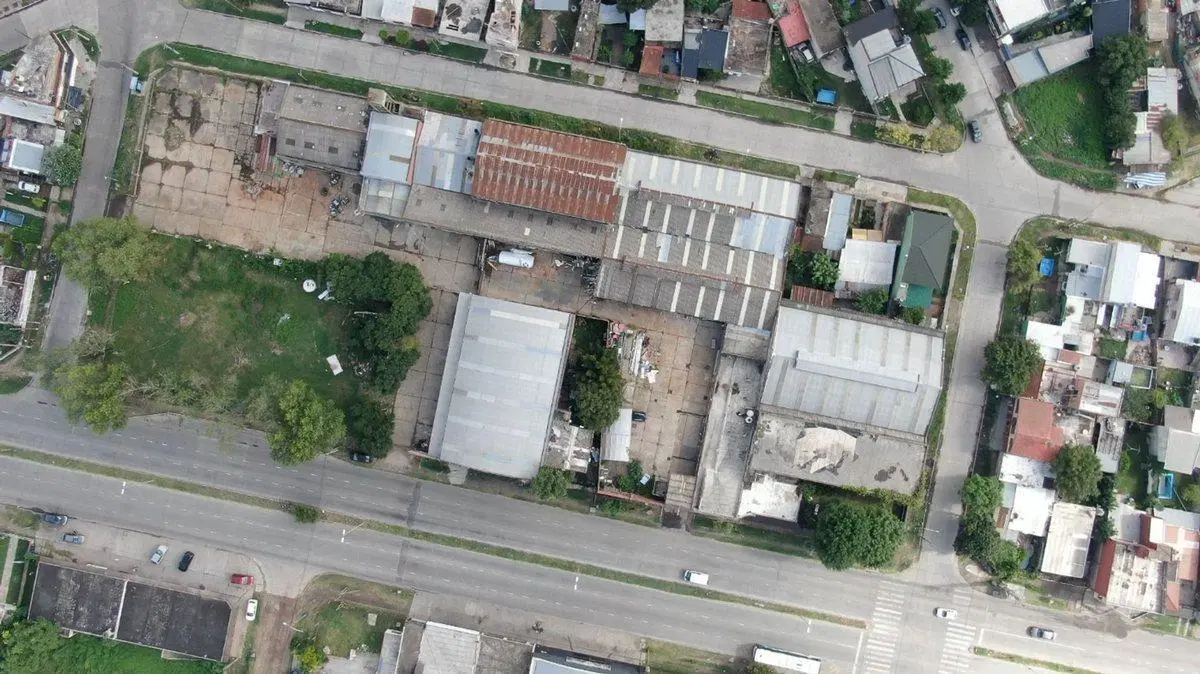 VENTA GALPONES LOTE INDUSTRIAL OFICINAS 8100M2 R21 3