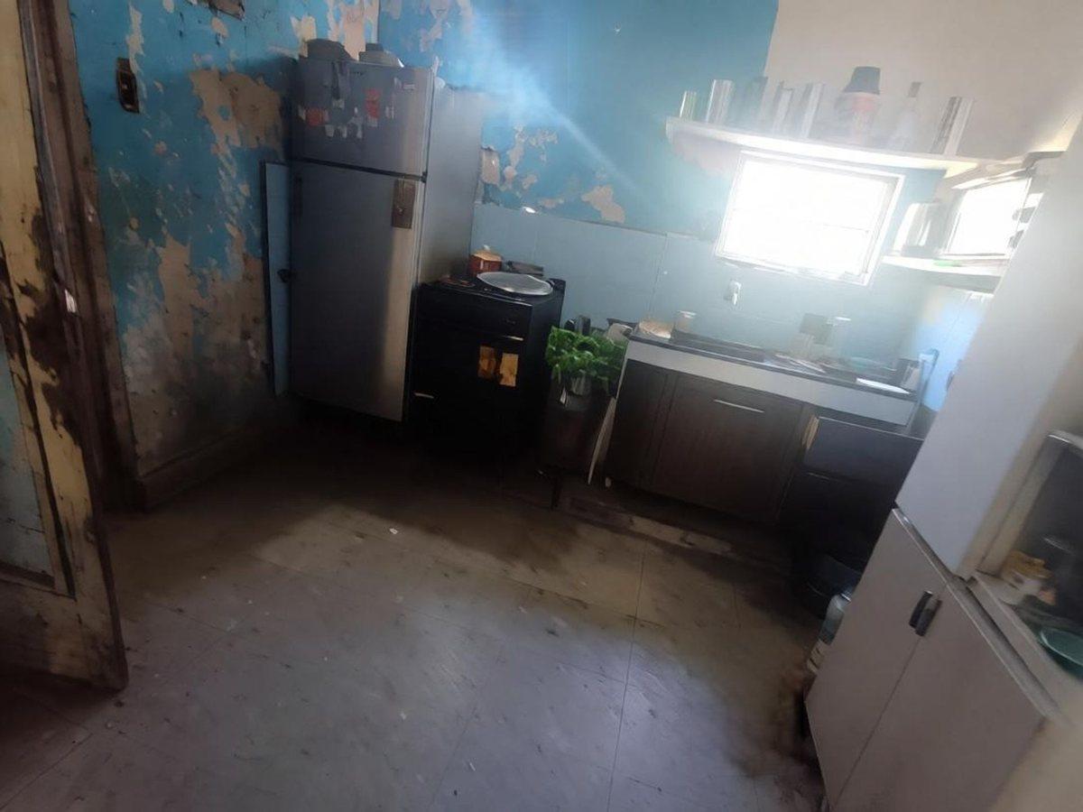 Foto de VENTA CASA PRESIDENTE DERQUI CENTRO A REFACCIONAR, imagen 3
