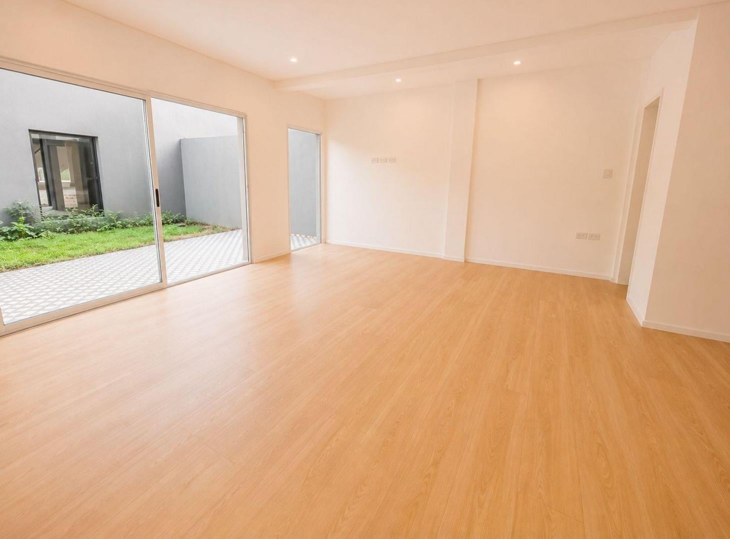 VENTA DUPLEX 3 AMB PARQUE Y PARRILLA - ITUZAINGO