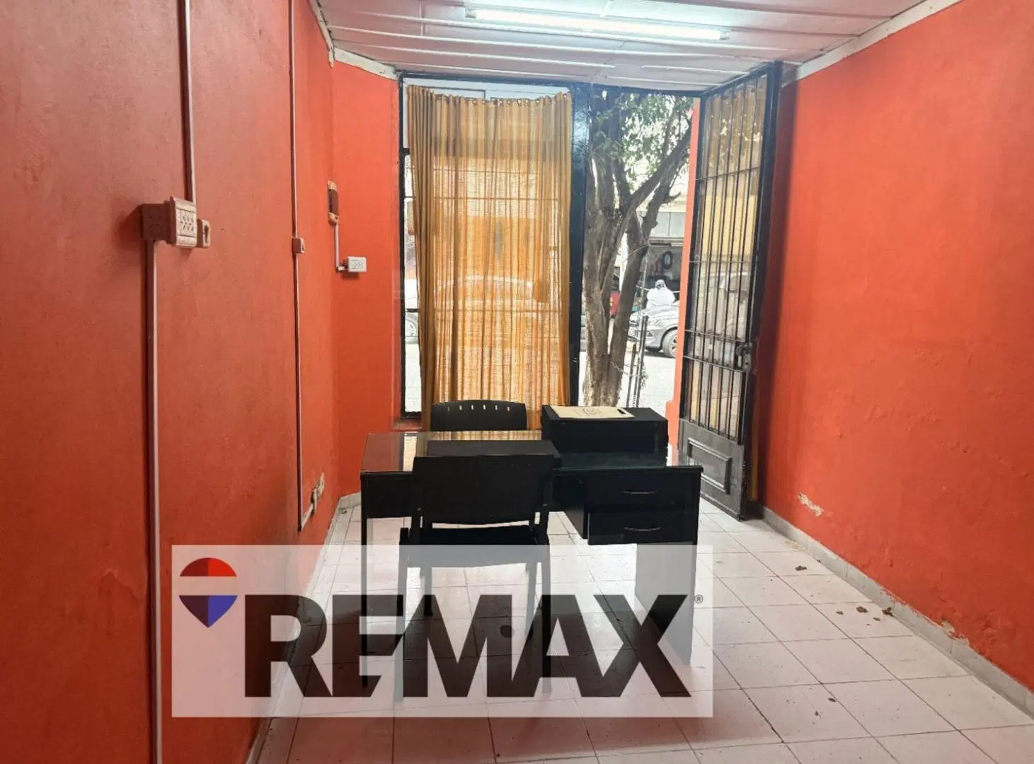 VENTA LOCAL 28 M2 C/ENTREPISO PARQUE PATRICIOS 3