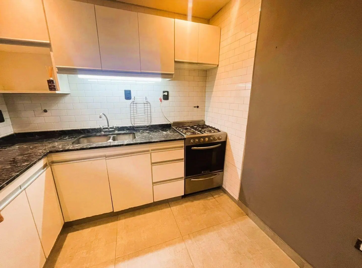 ALQUILER PH 3 AMBIENTES - CASTELAR SUR- C/COCHERA 2