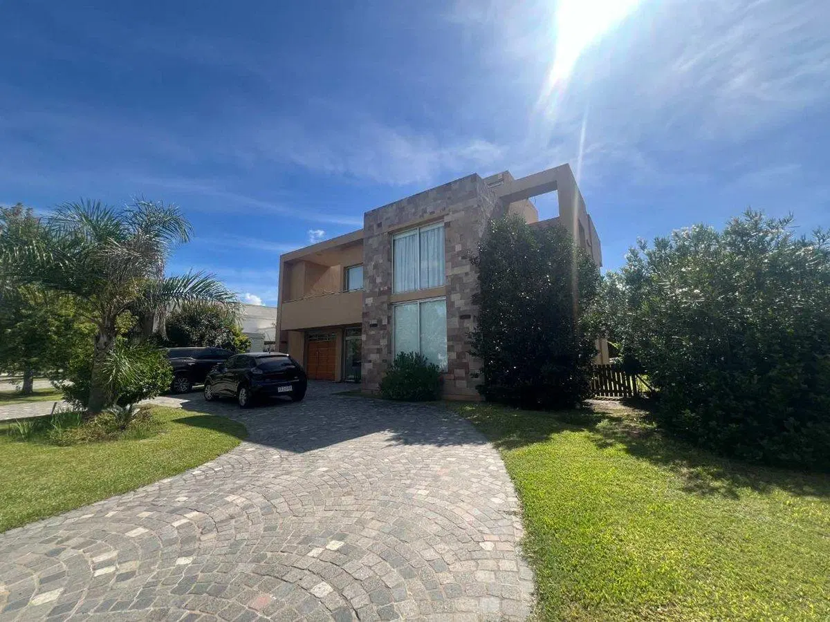 CASA VENTA BARRIO CERRADO WESTON 5 AMB PISCINA 2
