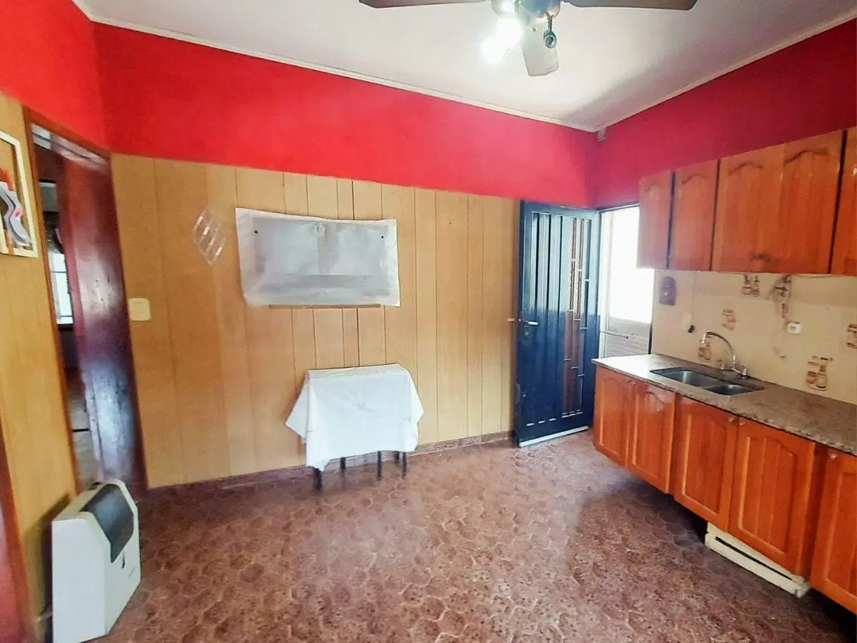 VENTA CASA 6 AMBIENTES PALOMAR PILETA QUINCHO DPTO 2