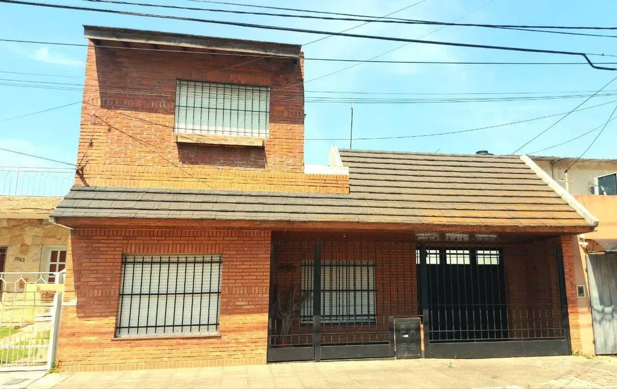 VENTA CASA 6 AMBIENTES PALOMAR PILETA QUINCHO DPTO 5