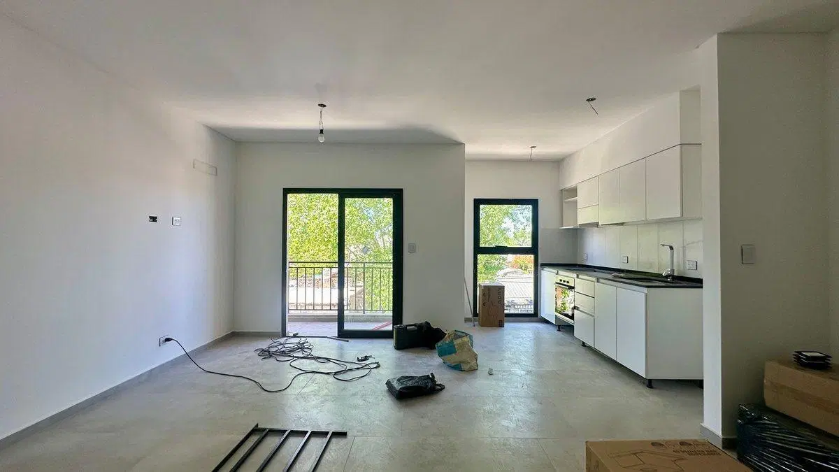 VENTA DEPTO 2 AMB C/TERRAZA Y COCHERA- ITUZAINGÓ 2