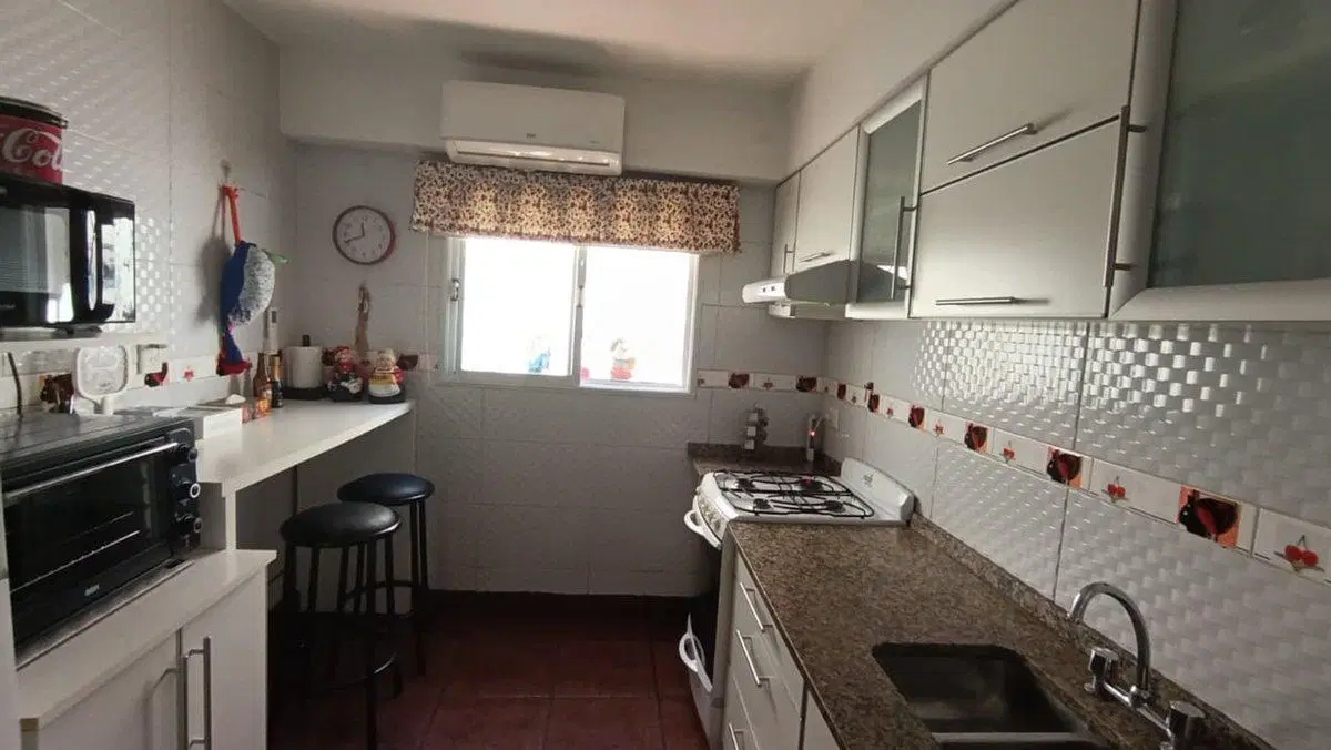 VENTA CASA 4 AMB C/COCHERA PILETA JARDIN, CASTELAR 3