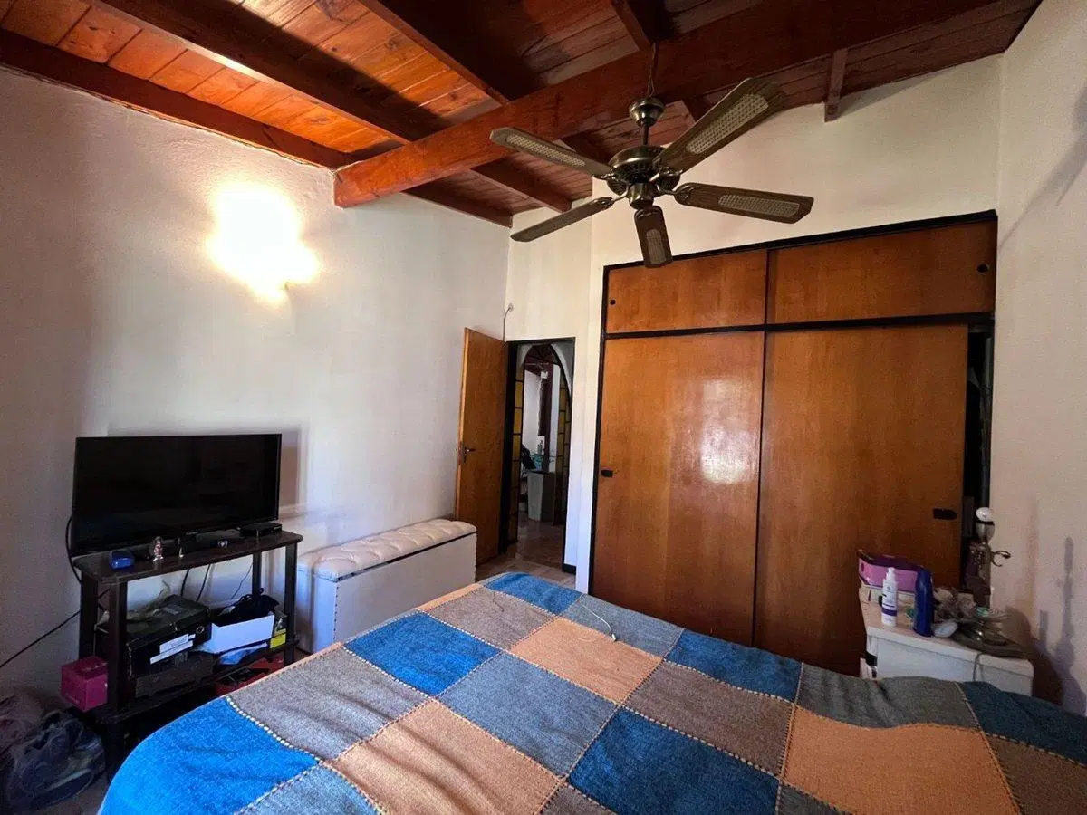 Casa con Piscina sobre Lote de 367m2 Udaondo 3