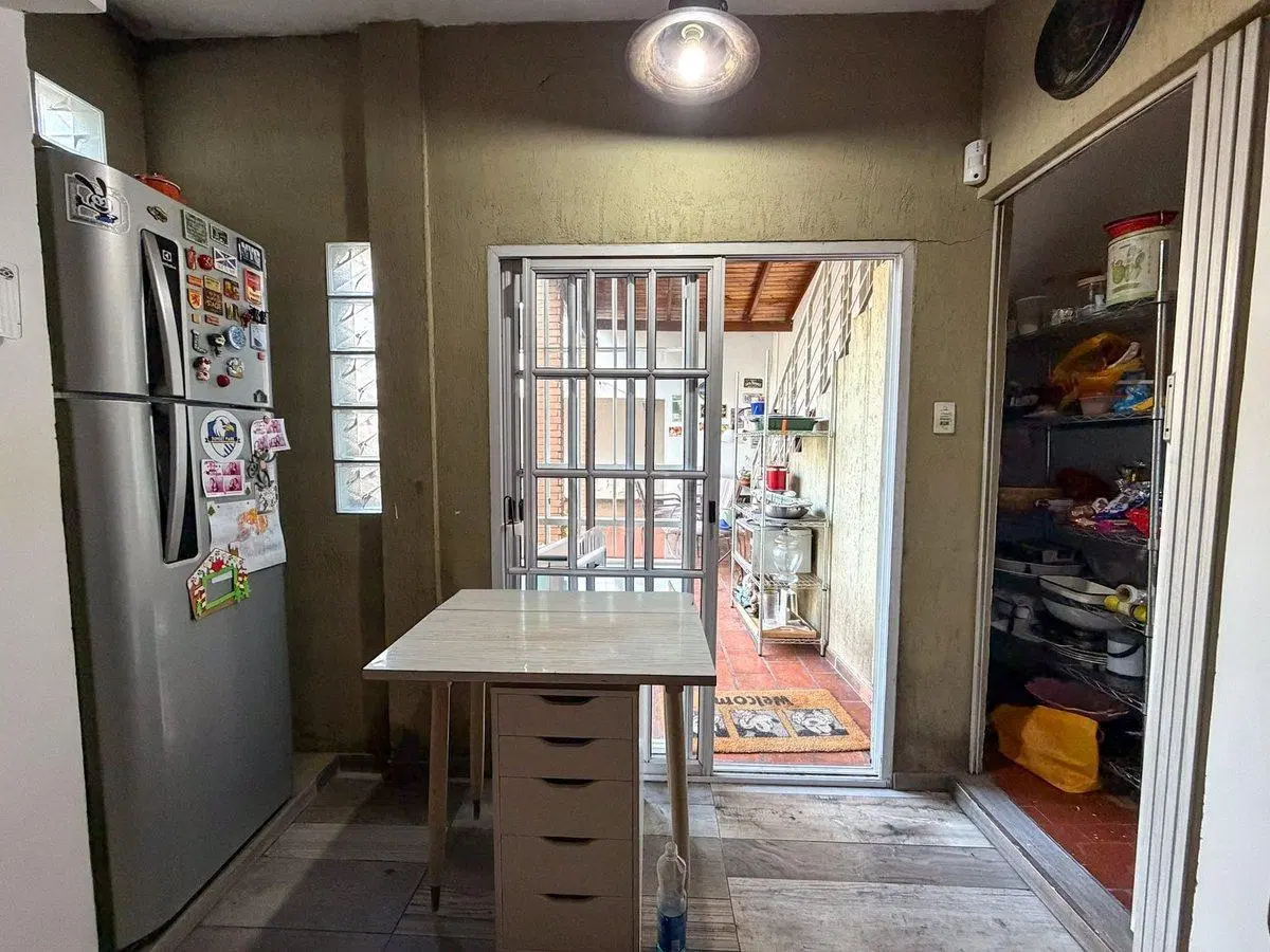 VENTA CASA 4 AMB COCHERA JARDIN PILETA CASTELAR 4