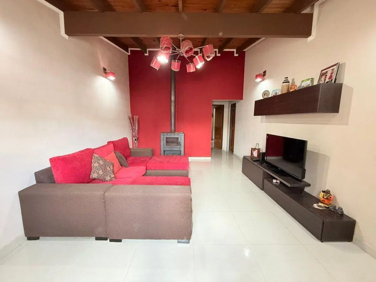 VENTA CHALET 4 AMB. PATIO Y COCHERA -ITUZAINGO 5