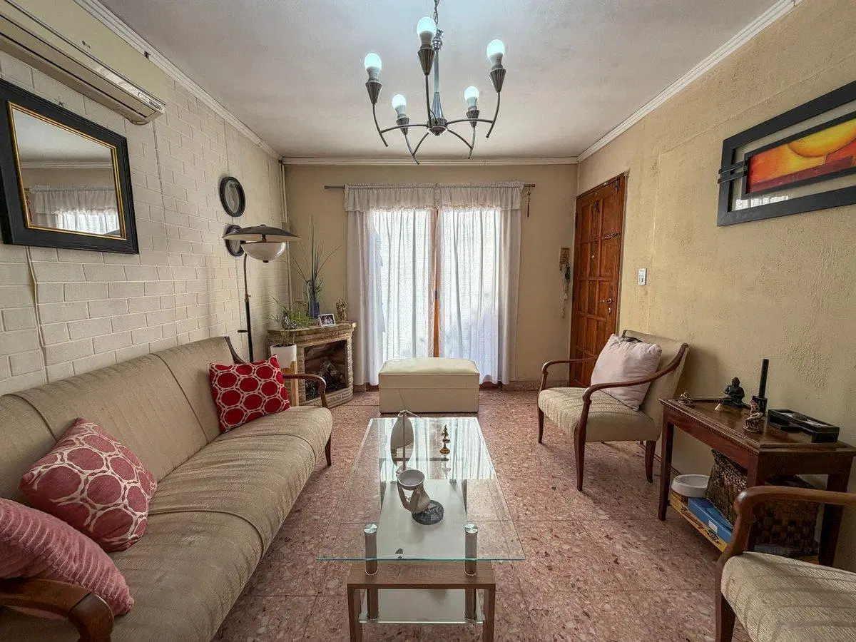 CASA 4 AMBIENTES COCHERA JARDIN PILETA ITUZAINGO 3