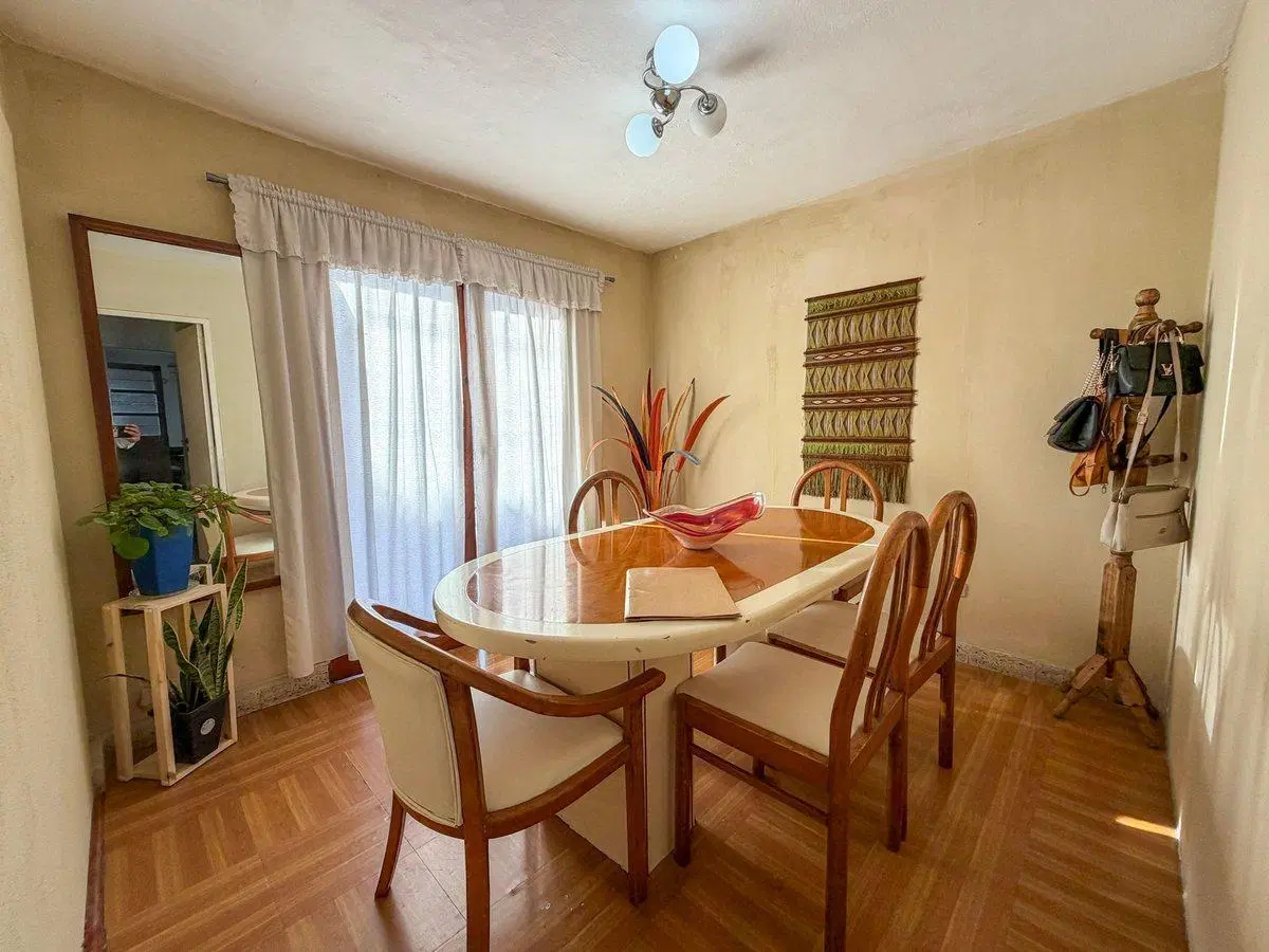 CASA 4 AMBIENTES COCHERA JARDIN PILETA ITUZAINGO 5
