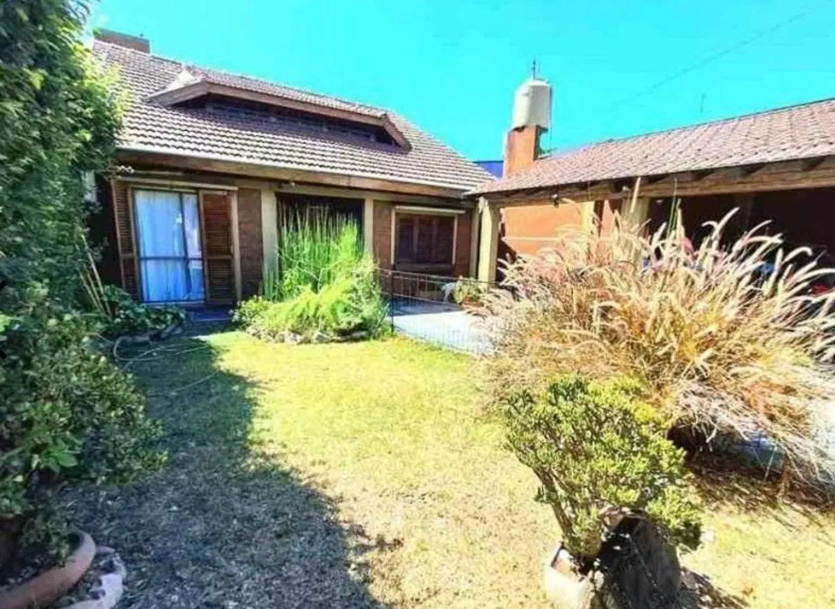 VENTA CASA 5 AMBIENTES ITUZAINGO PILETA Y COCHERA 8