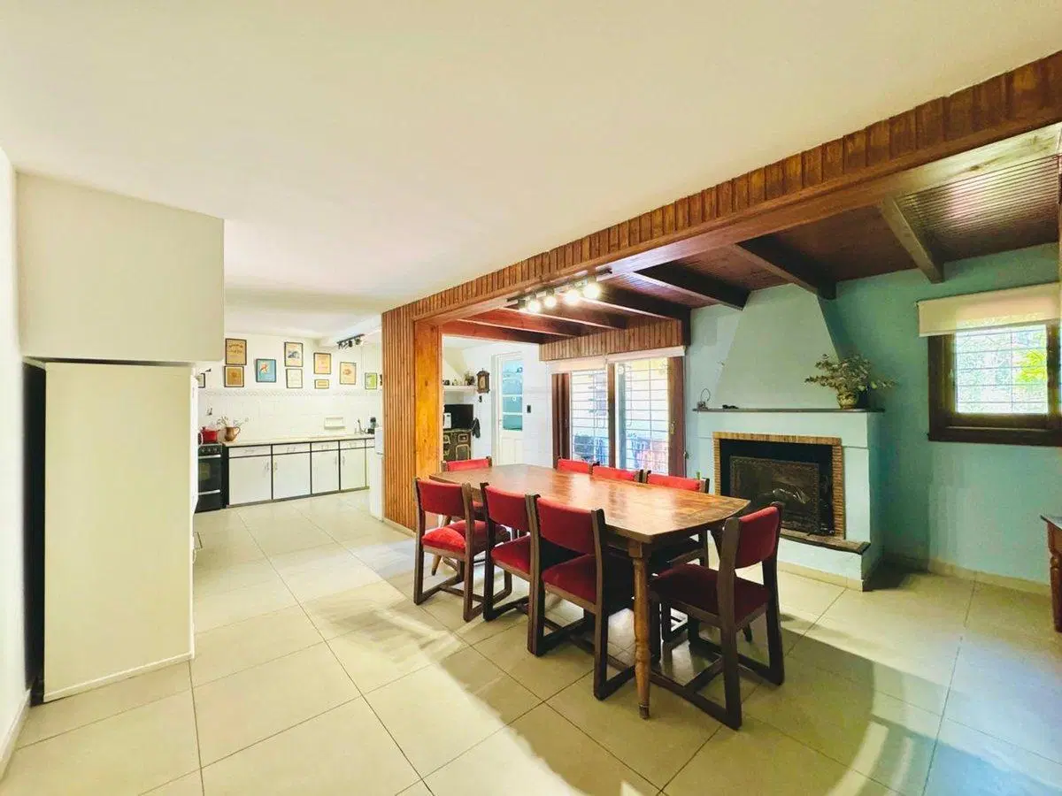 VENTA CASA RAMOS MEJIA 5 AMBIENTES CON PISCINA 2