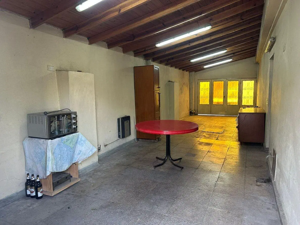 VENTA CASA 4 AMBIENTES COCHERA LOTE PPIO ITUZAINGO 5