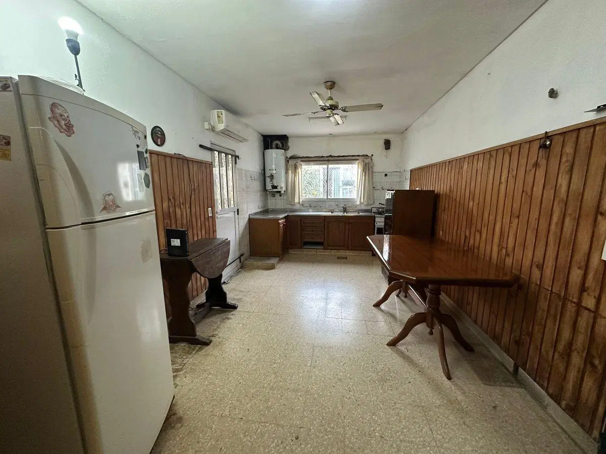 VENTA CASA 4 AMBIENTES COCHERA LOTE PPIO ITUZAINGO 5