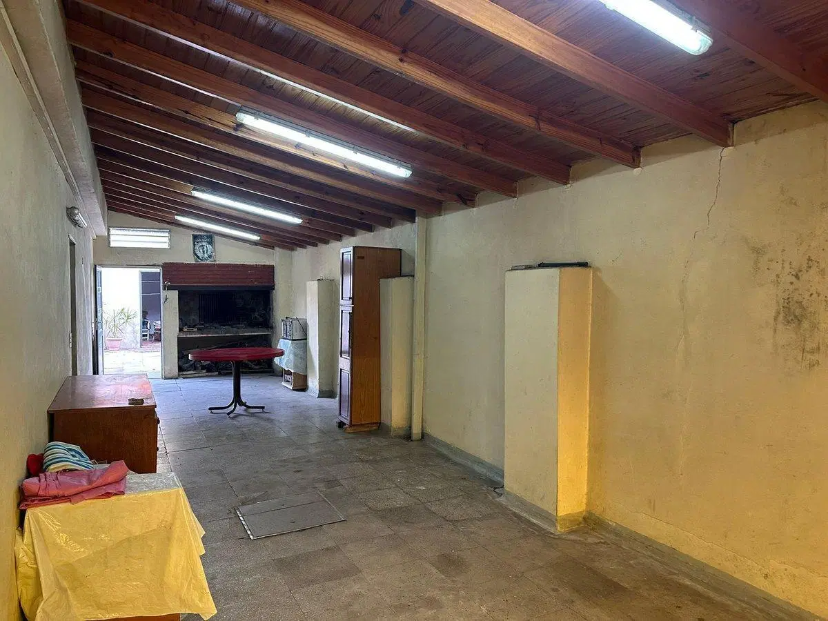 VENTA CASA 4 AMBIENTES COCHERA LOTE PPIO ITUZAINGO 4