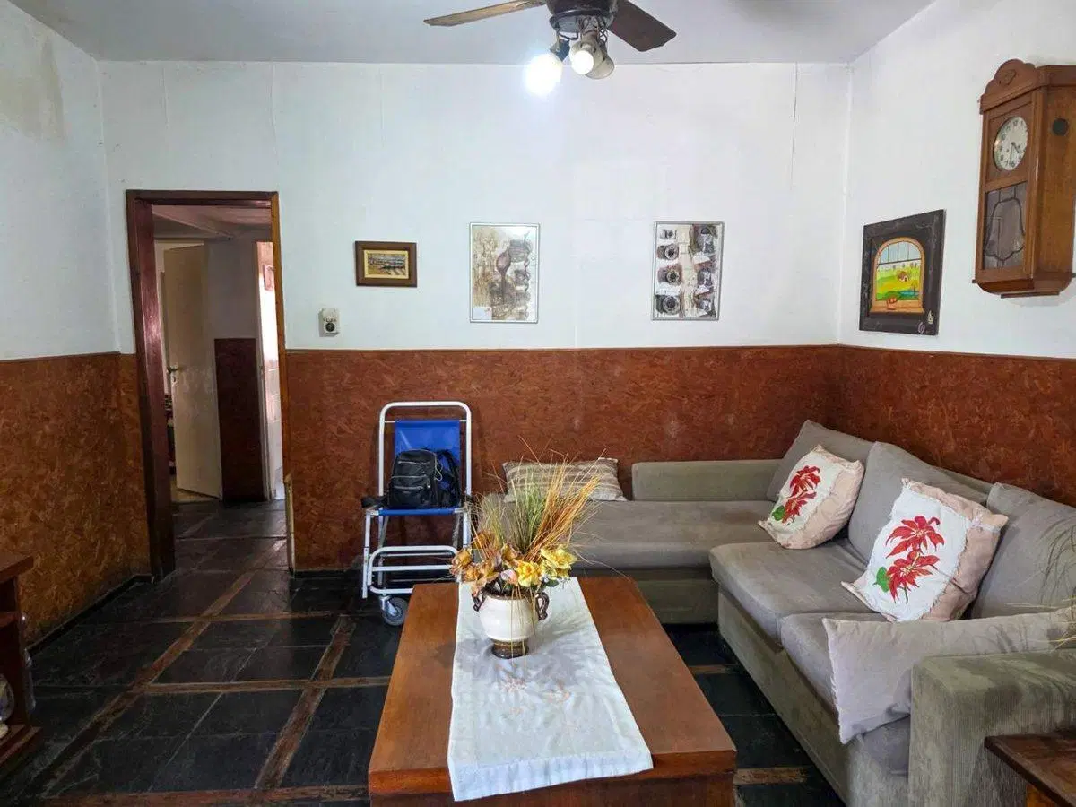 VENTA CASA 3 AMBIENTES CON JARDIN QUINCHO COCHERA 5