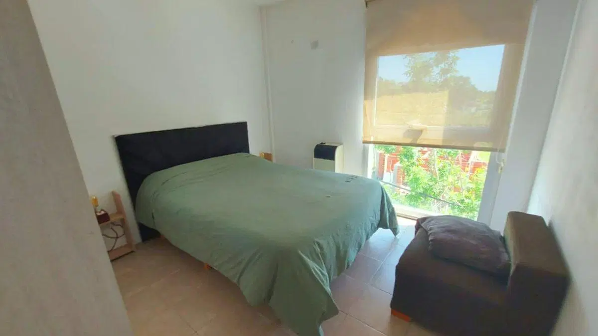VENTA CASTELAR  DPTO 2 AMBIENTES BALCON IMPECABLE 2
