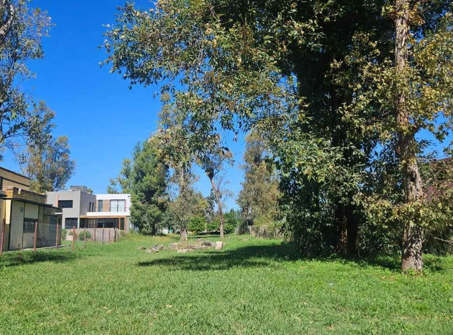 LOTE CENTRAL 600M2 EN ALVAREZ DEL BOSQUE MORENO 5