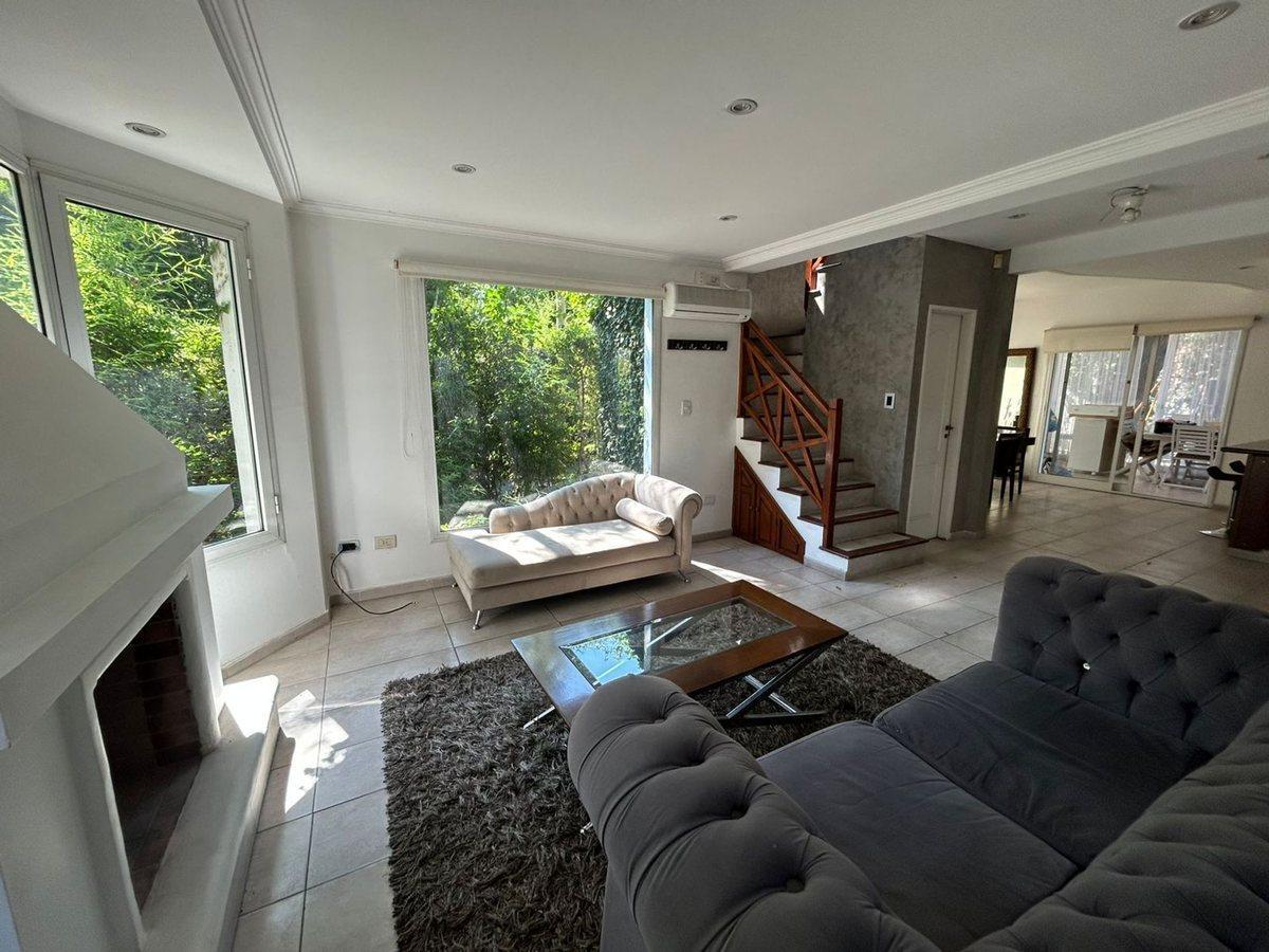 VENTA CASA 4 AMB B CERRADO PARQUE LELOIR APTO CRED