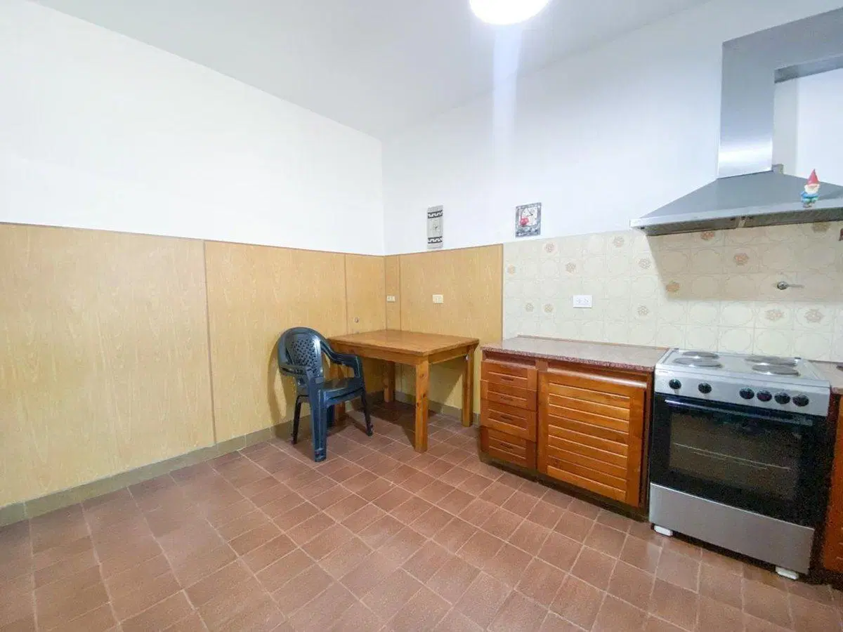 CASA 5 AMB PATIO Y COCHERA - CASTELAR 8