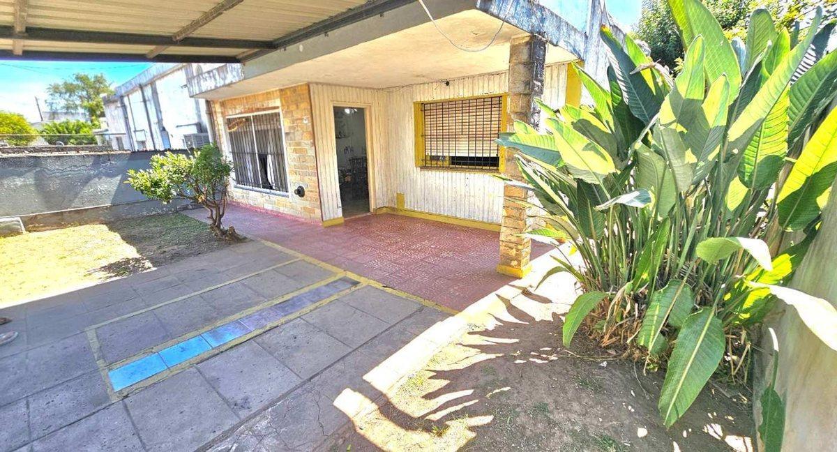 VENTA CASA 4 AMB MAS GALPON MERLO EXC OPORTUNIDAD