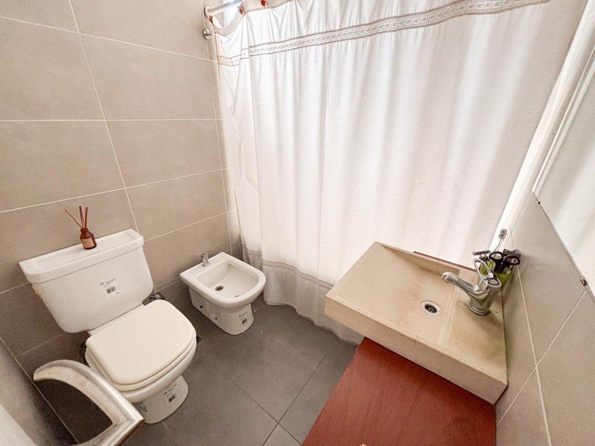 Foto de VENTA DEPTO 2 AMB CON COCHERA - CASTELAR, imagen 4