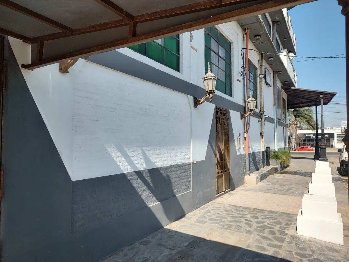 VENTA/ALQUILER EDIF  ESQUINA  EZEIZA TRES PLANTAS 2