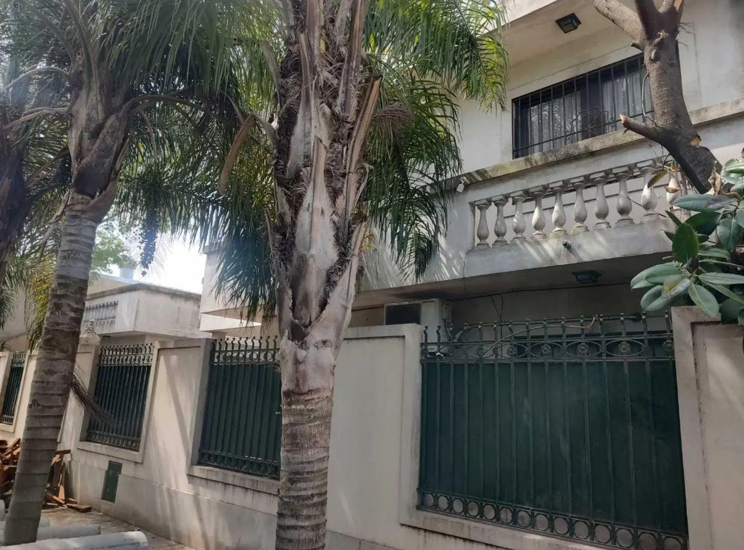 Casa de Dos Plantas con Potencial de Modificación 4