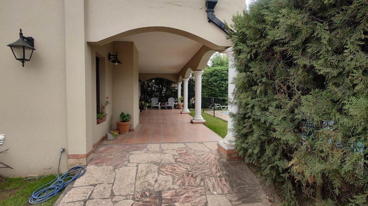 Foto de VENTA PROPIEDAD COUNTRY BANCO PROVINCIA 6 AMB., imagen 5