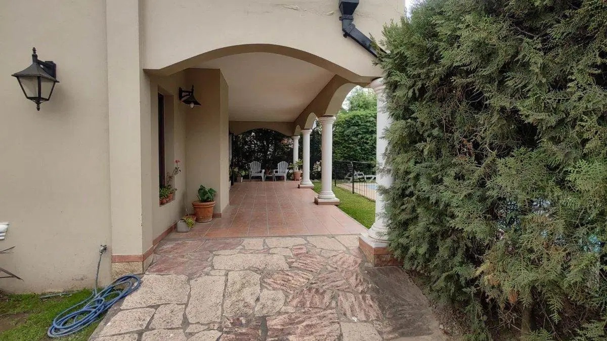 VENTA  PROPIEDAD COUNTRY BANCO PROVINCIA 6 AMB. 5