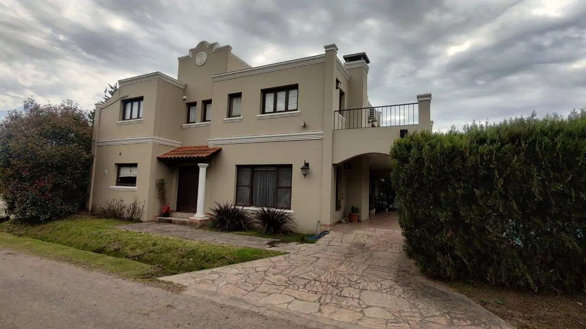 VENTA  PROPIEDAD COUNTRY BANCO PROVINCIA 6 AMB. 3